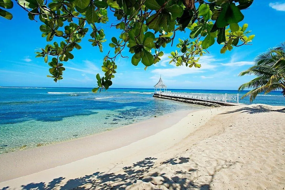 Gated Charming deluxe 2 bed home Montego Bay 0*,