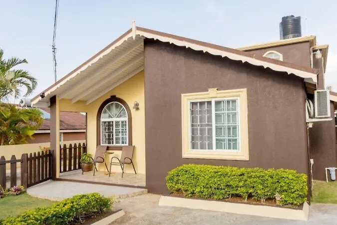 Gated Charming deluxe 2 bed home Montego Bay