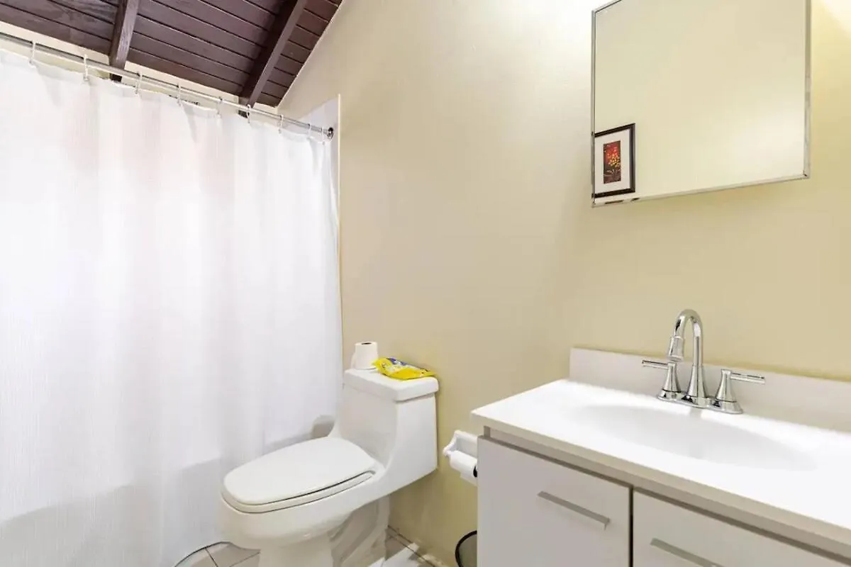Gated Charming deluxe 2 bed home Montego Bay Jamaica