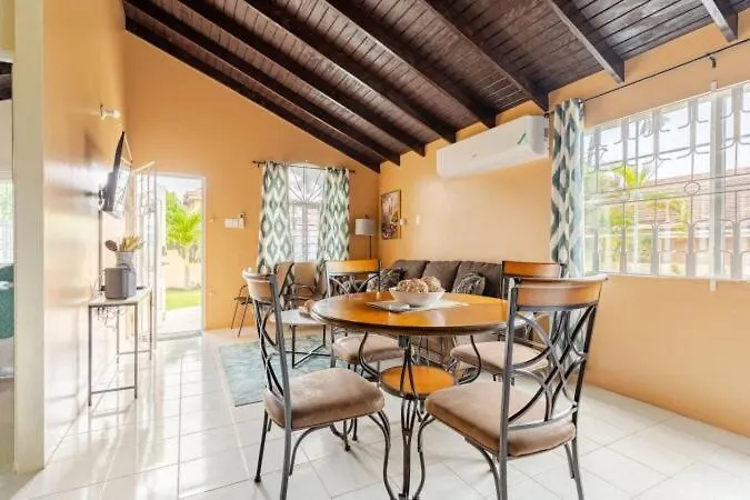 Gated Charming deluxe 2 bed home Montego Bay Semesterbostad