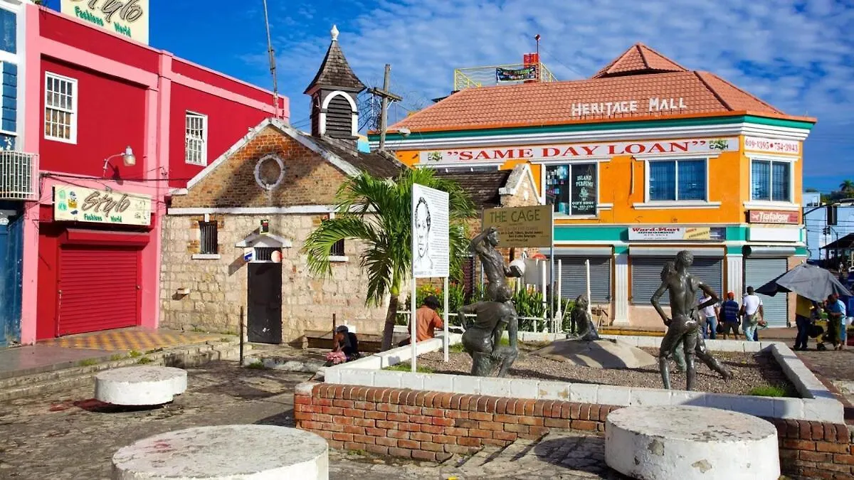Semesterbostad Gated Charming deluxe 2 bed home Montego Bay